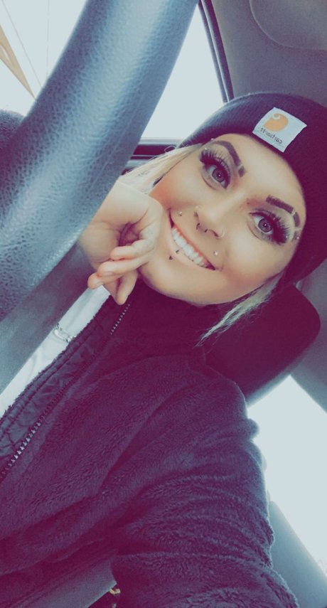 Priscilla r o w e hd actress pictures