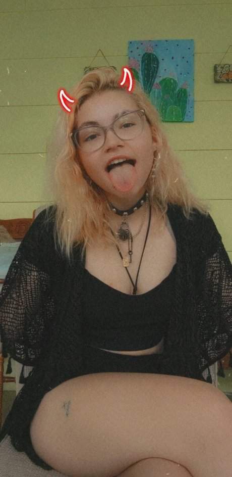 Tori Rose star art pictures