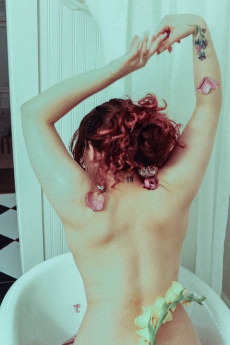 Princess Serenity Jade erotic star pic