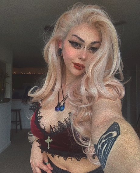 Deprived Chaos naked pornstar photos