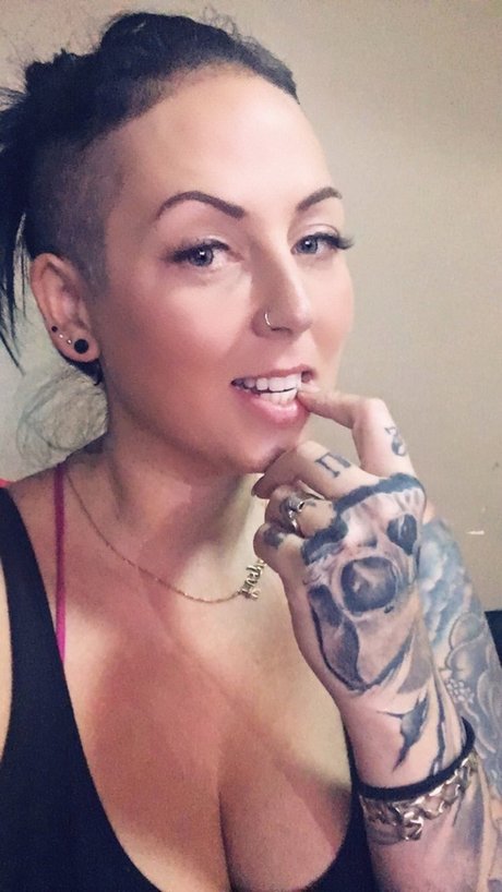 BEST TITS ON ONLYFANS_ beautiful model images