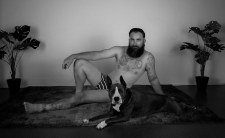 Dad Bod Poz model high quality pics