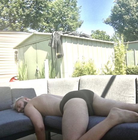 BadPuppyI erotic actress image