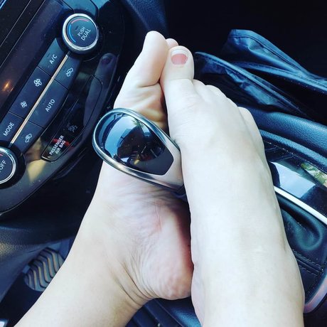 Tempress model sexy photo