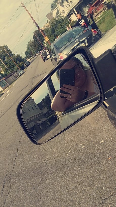 Queen Jai model adult picture