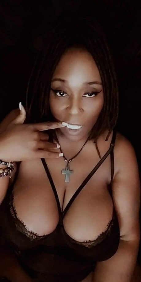 Queen the Tease hot star pic