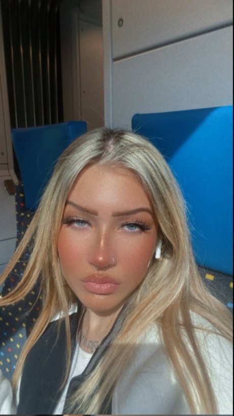 EvaQueen top pornstar photos