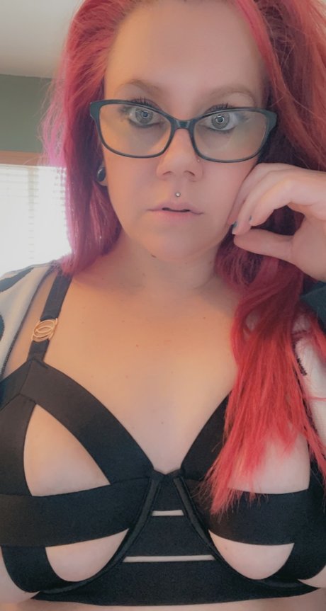 QUEEN JAM nude model pics