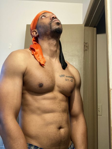 YO FAVORITE SHOOTER model hd image