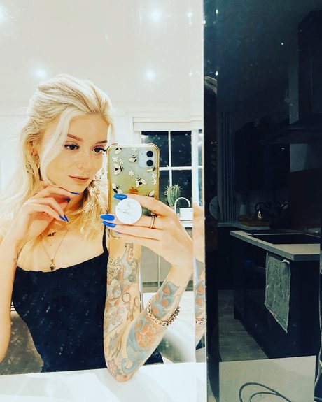 Quirkk free actress archive