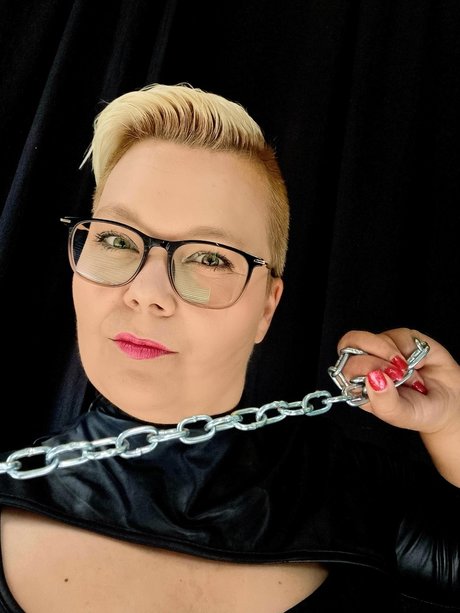 Domina Lady Susan Berlin erotic star images