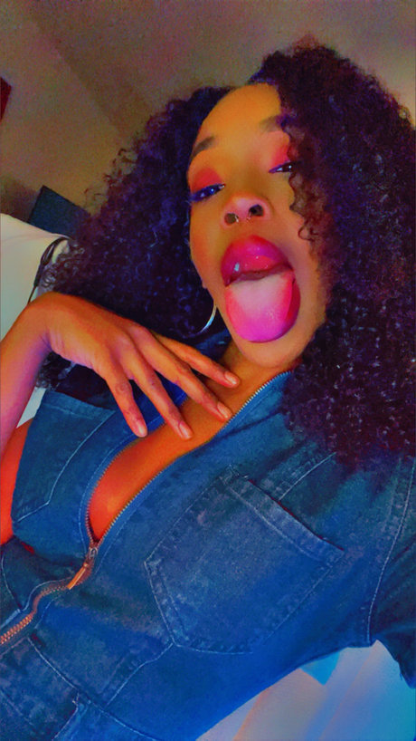 QueenVonna model porn pics