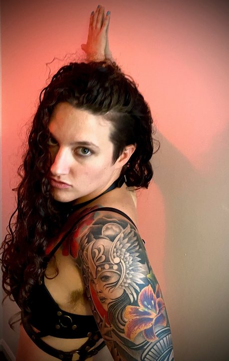 Queen Rose 1 1 Video Calls amp amp Sexting_ perfect model archive