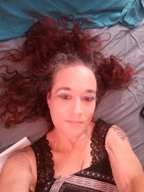 Janet Queen of spades Cougar pornstar sexy pics