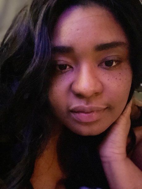 Queen Nesh naked star photos