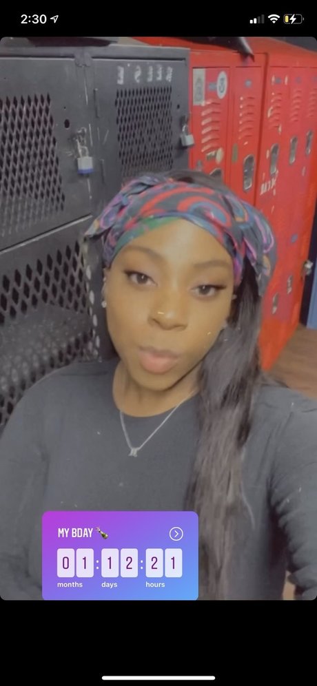 queenlaaur high quality pornstar picture