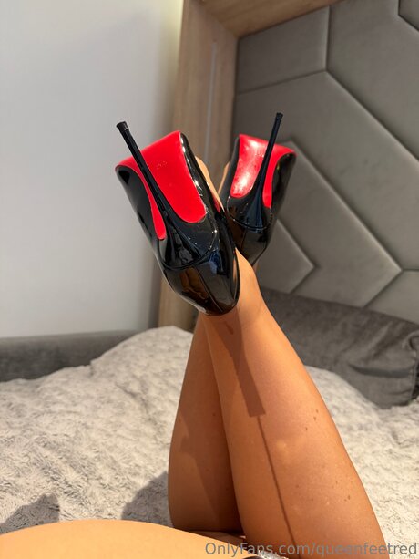 Queenfeetred star sexy picture