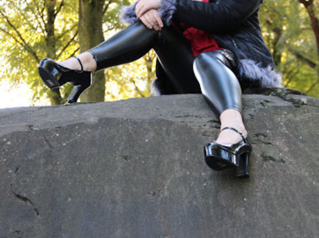 Queen FaeV model perfect picture