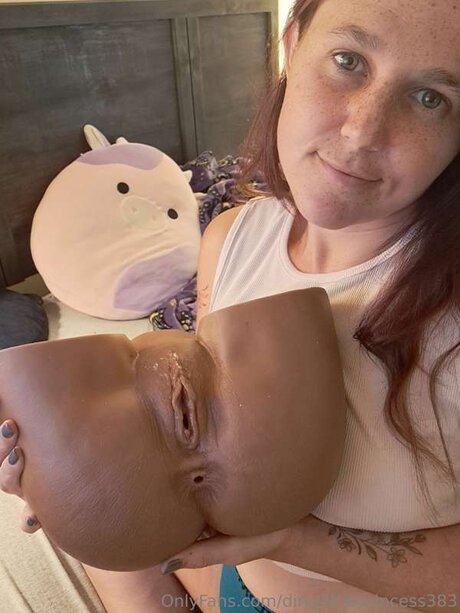 Dirty Little Princess sexy pornstar pics