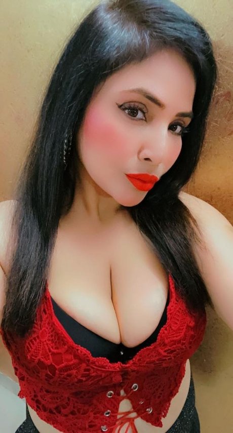 Rajsi Verma star nude pics