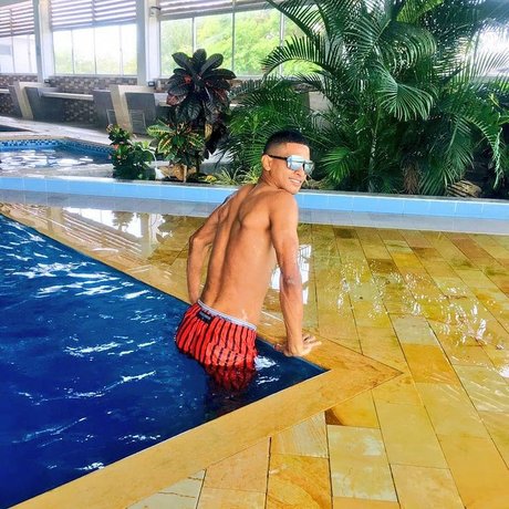 Dannisimanca high quality model picture