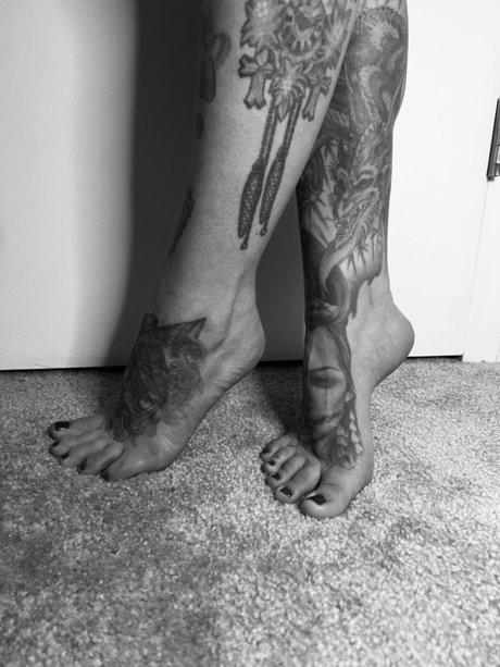 Desire Sole pornographic model pic