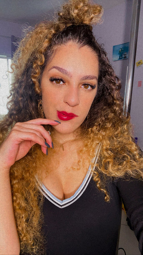 Dannie Almeida hd pornstar picture