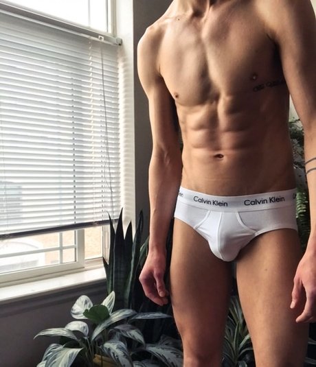 Salty Twunk free model pics