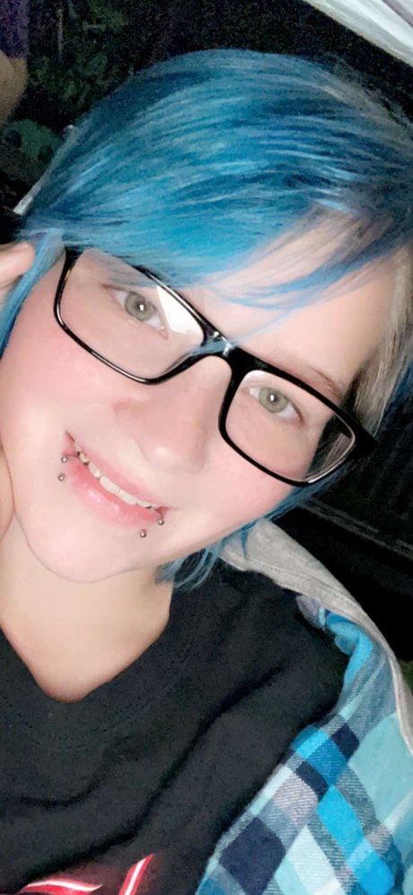 Raee adult actress gallery