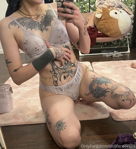 DollFaceDesy nudes model galleries