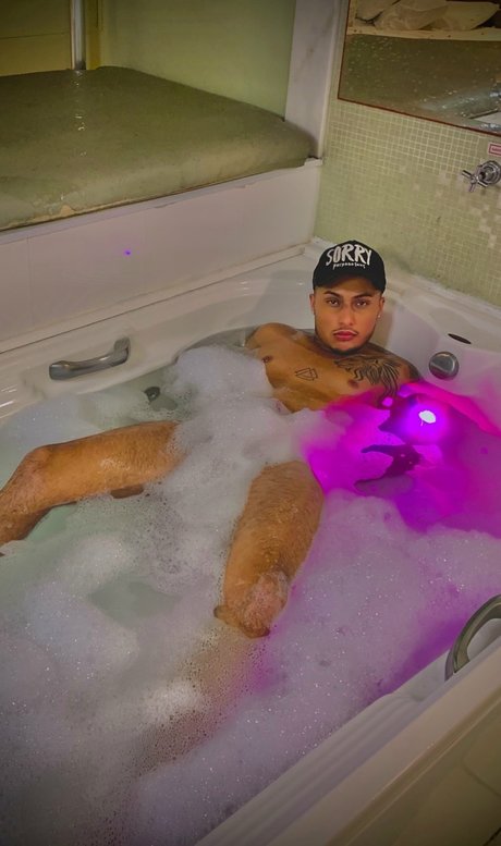 semlimite naked star pic