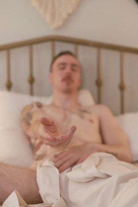 Zacharias Rains naked actress archive