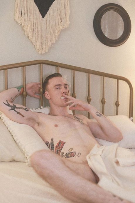 Zacharias Rains hot actress img