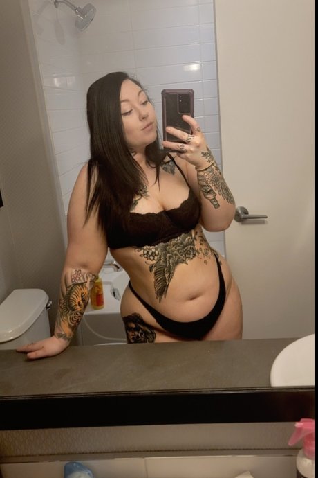 Remi Blake pornstar exclusive images