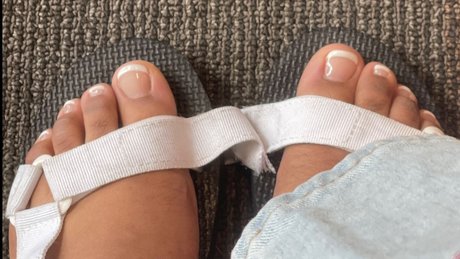 ReesiesFeetsies model hd picture