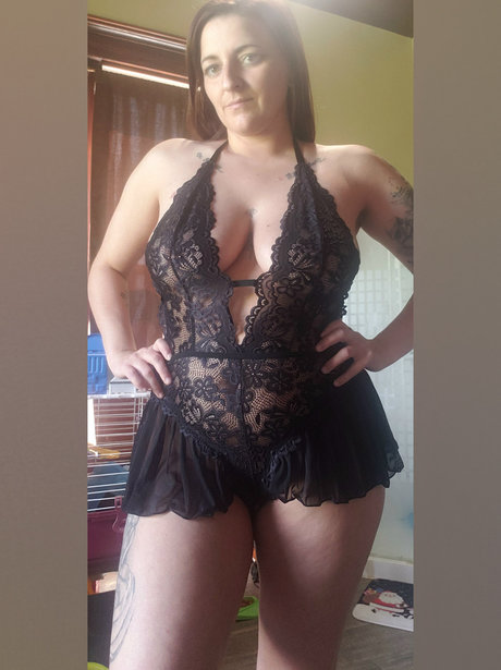 Redhotmeg model xxx pic