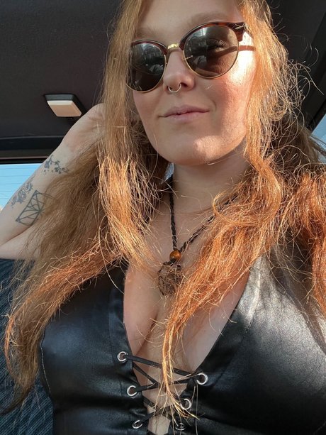 Mia Tyler model top img