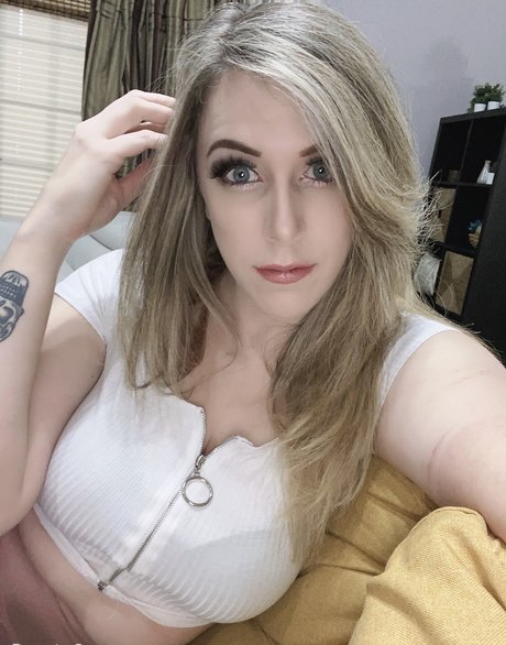 Shelby Paris_ model art img