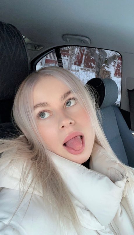 Ronja_ exclusive model galleries