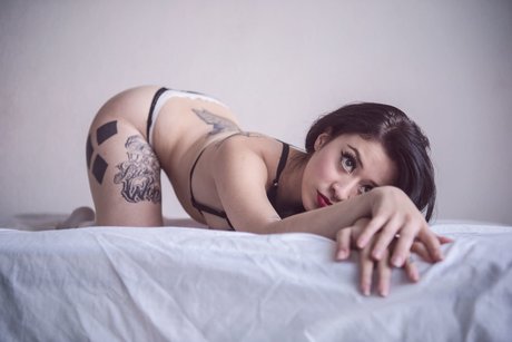 Romina Sunshine sexy actress photo