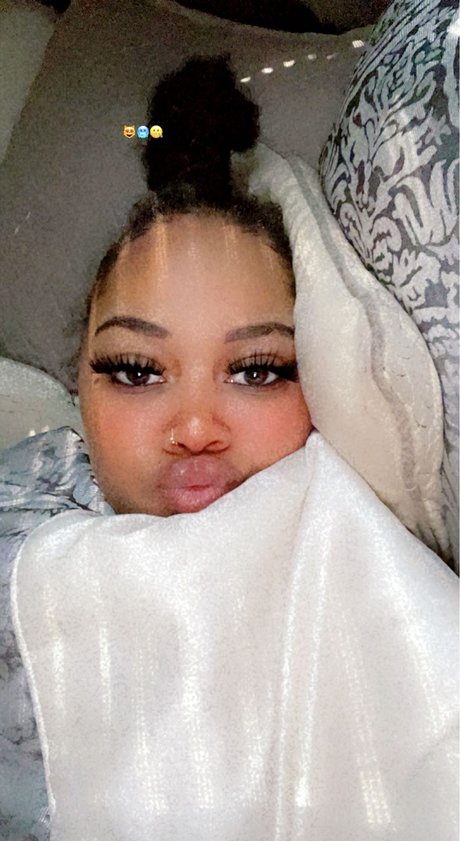 Roget Dipped In Caramel_ naked star picture