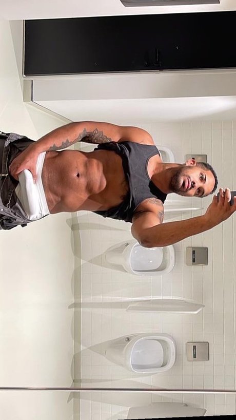 Rivieverson F lix pornstar photo