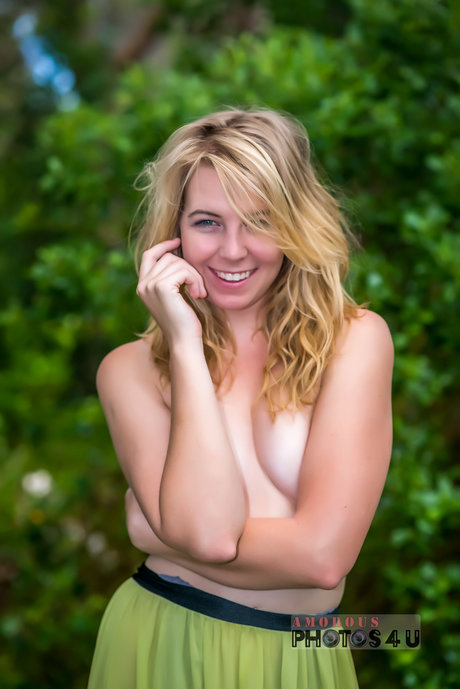 Riley Jade model hd photo