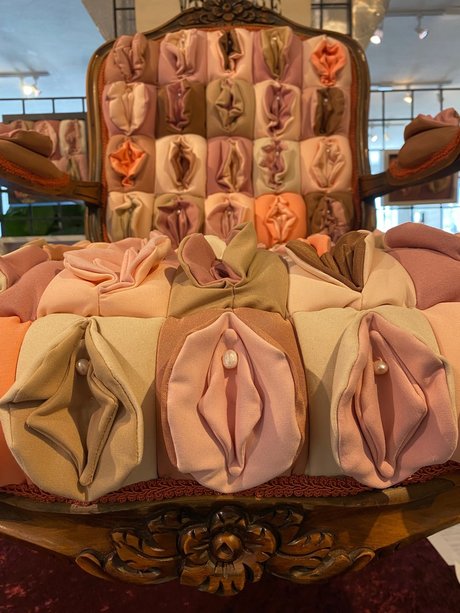 rieley_ model perfect image