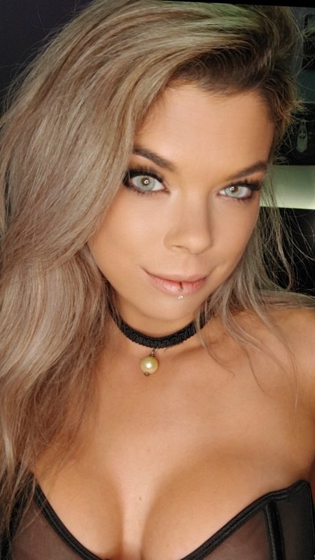 Ruby Love Skull star adult pics