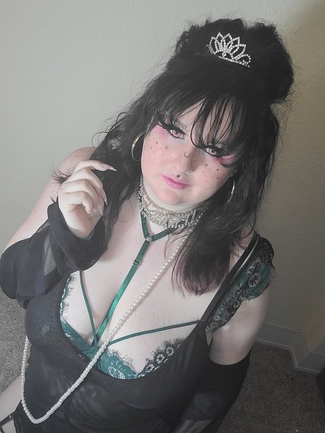 Lady Valentine pretty pornstar pic