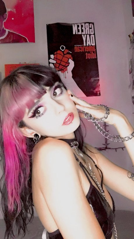 Roxxi nude pornstar photo