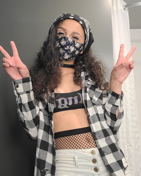 Rowan model free pics