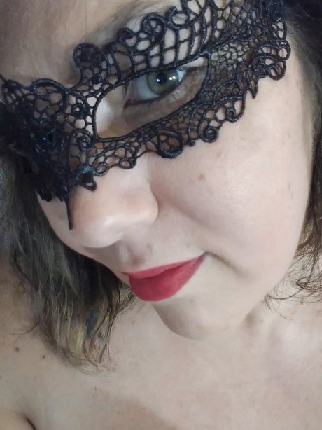 Rouge nudes star image