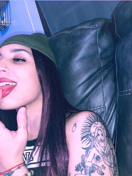 Cartel model erotic images